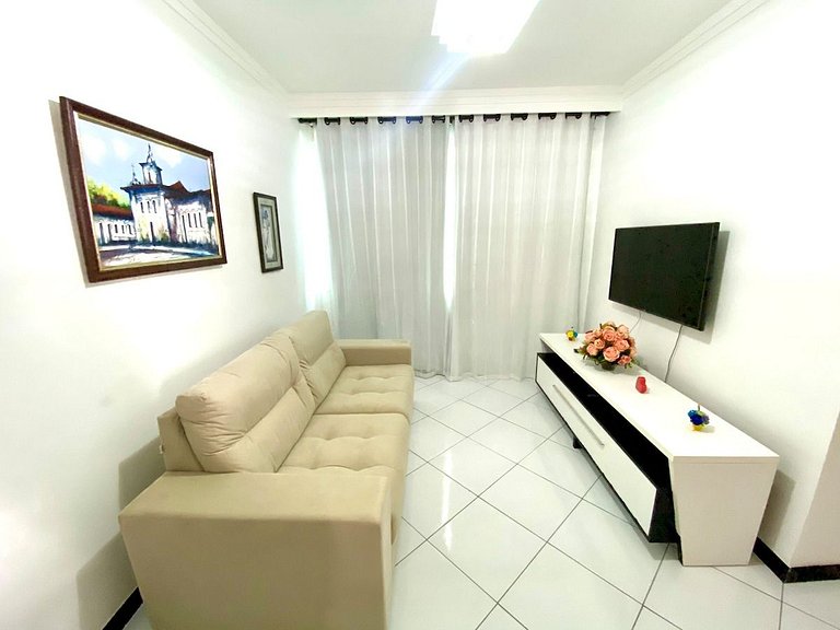 Apt com Ar, 2/4 no Coração da Cidade