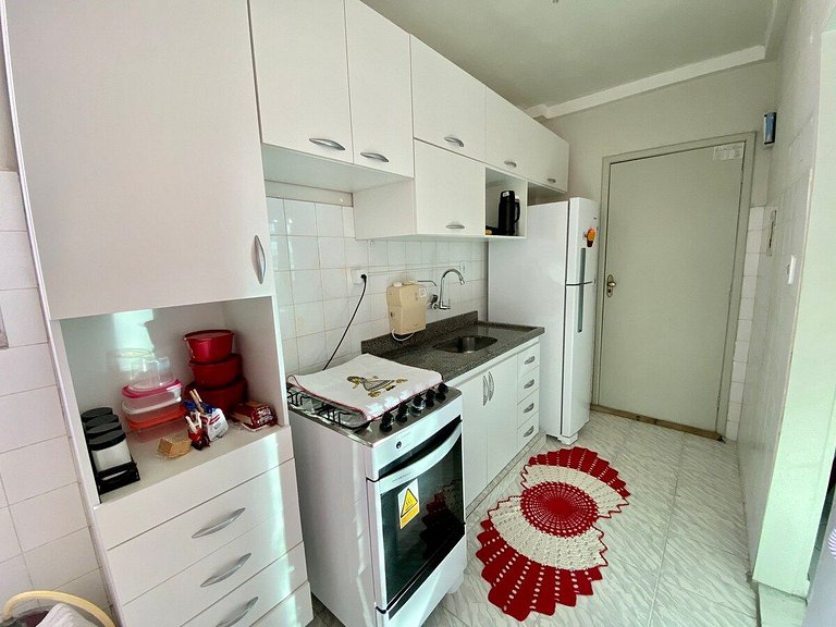 Apt com Ar, 2/4 no Coração da Cidade