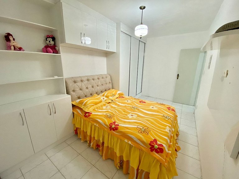 Apt com Ar, 2/4 no Coração da Cidade