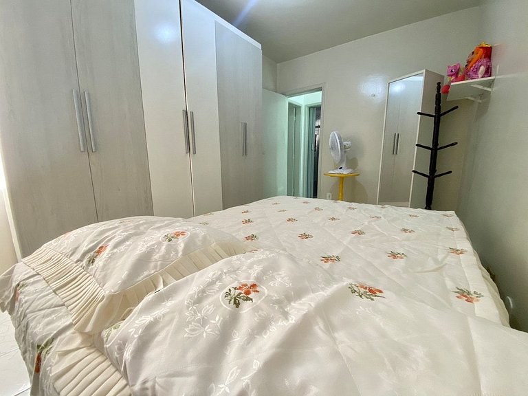Apt com Ar, 2/4 no Coração da Cidade
