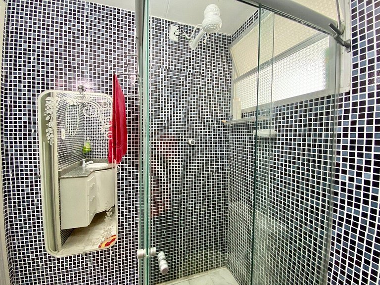 Apt com Ar, 2/4 no Coração da Cidade