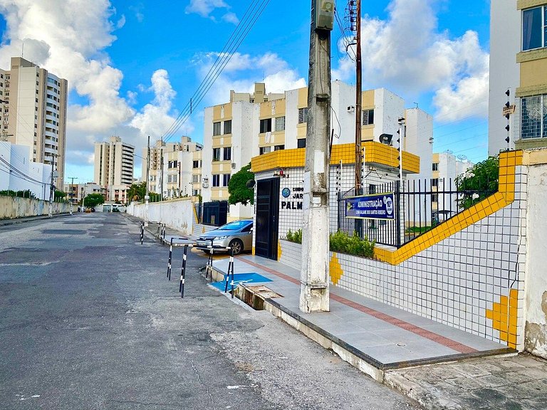 Apt com Ar, 2/4 no Coração da Cidade