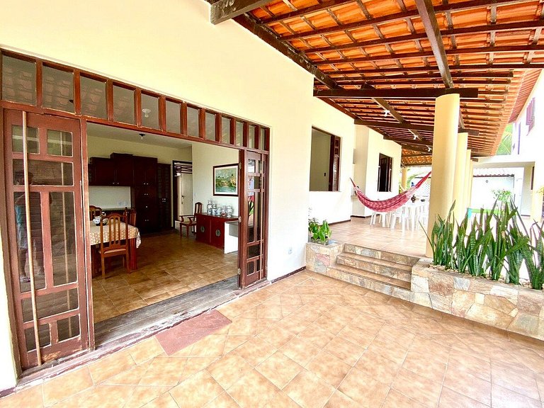 Casa Maravilhosa com AR e PISCINA a 80m da praia