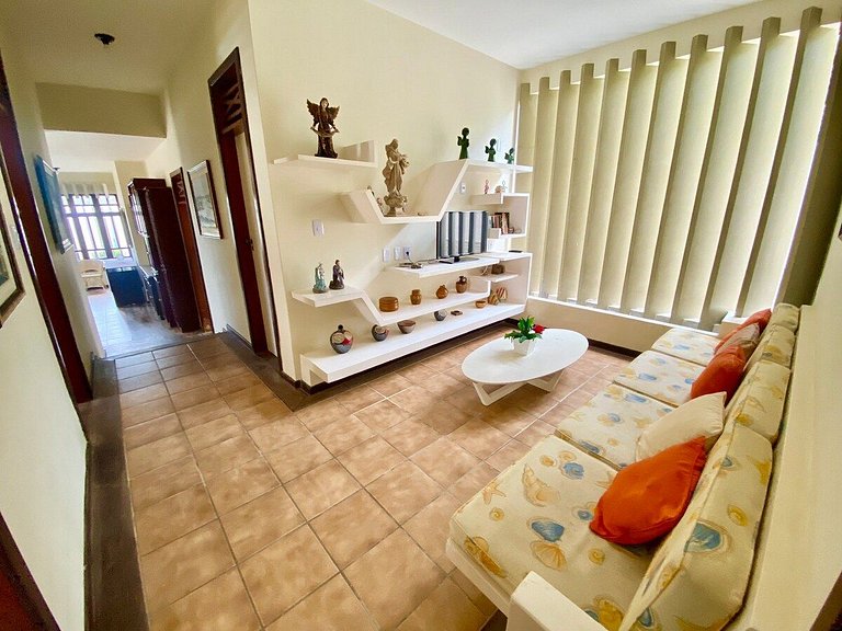 Casa Maravilhosa com AR e PISCINA a 80m da praia