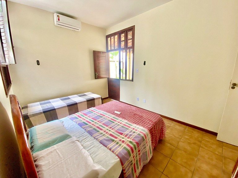 Casa Maravilhosa com AR e PISCINA a 80m da praia