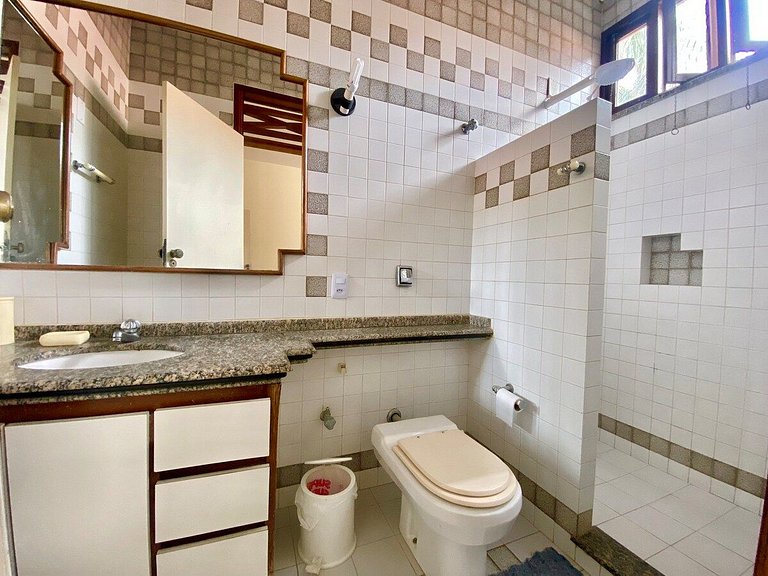 Casa Maravilhosa com AR e PISCINA a 80m da praia