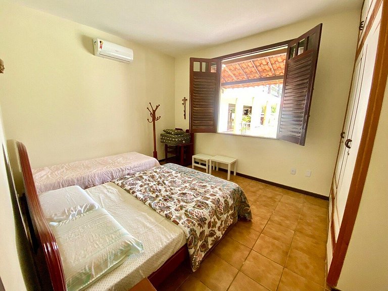 Casa Maravilhosa com AR e PISCINA a 80m da praia