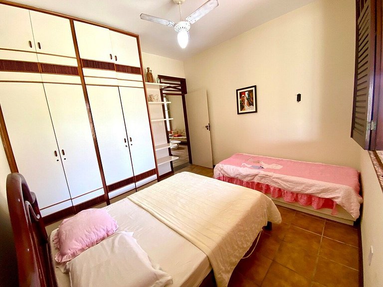 Casa Maravilhosa com AR e PISCINA a 80m da praia