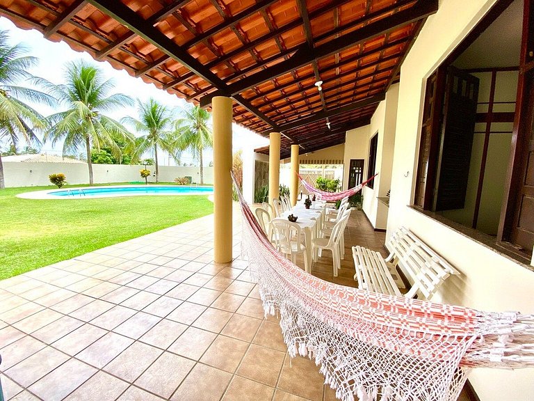 Casa Maravilhosa com AR e PISCINA a 80m da praia
