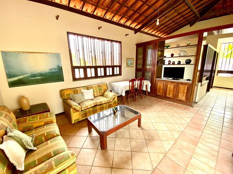 Casa Maravilhosa com AR e PISCINA a 80m da praia