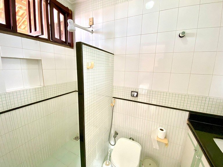 Casa Maravilhosa com AR e PISCINA a 80m da praia