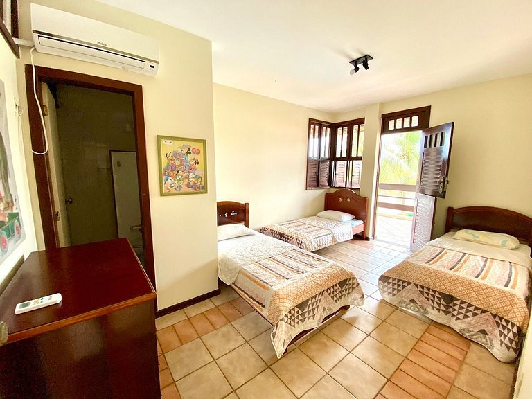 Casa Maravilhosa com AR e PISCINA a 80m da praia