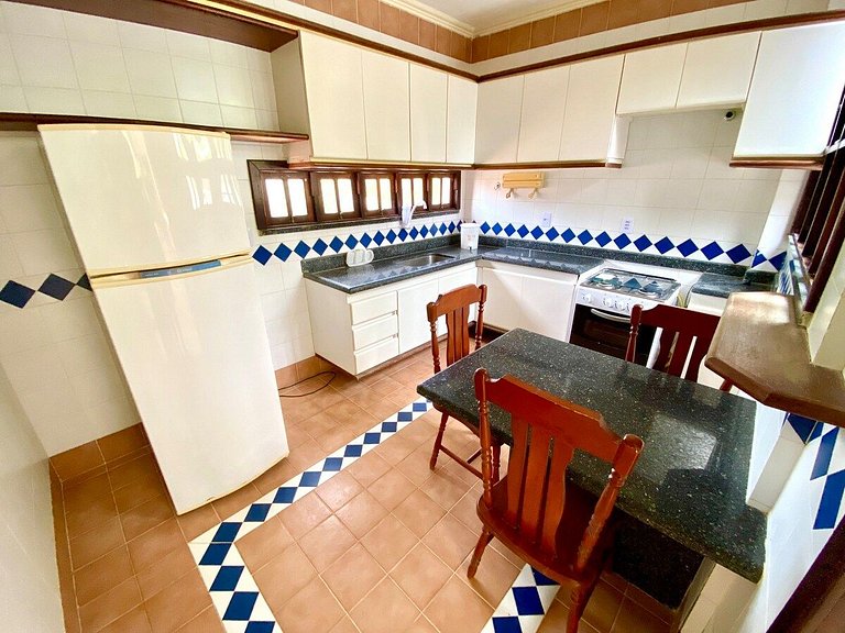 Casa Maravilhosa com AR e PISCINA a 80m da praia