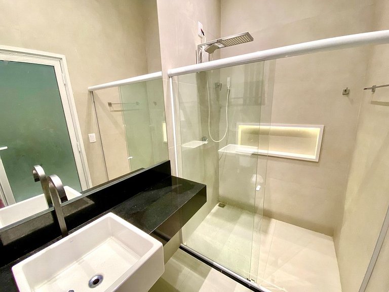 Casa com Piscina e Vista Mar na Orla de Atalaia