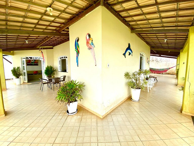 Casa de Praia com Ar, Piscina e Grande Área Verde