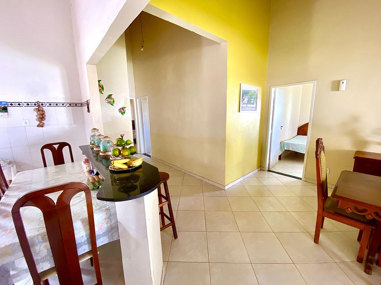 Casa de Praia com Ar, Piscina e Grande Área Verde