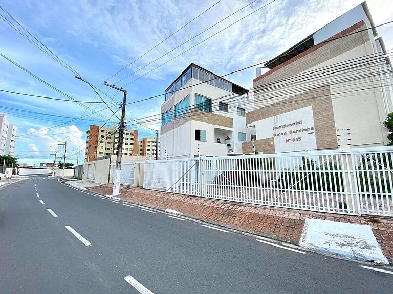 Lindo residencial a 350m do Farol da Orla