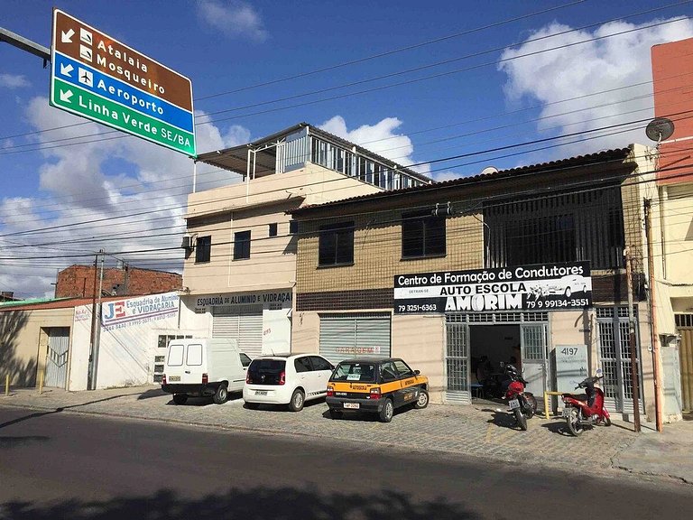Flats funcionais com AR em importante avenida da cidade