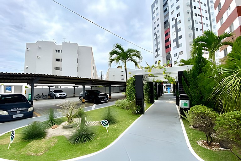 Apto em condomínio 2/4 com AR a 5min de shopping