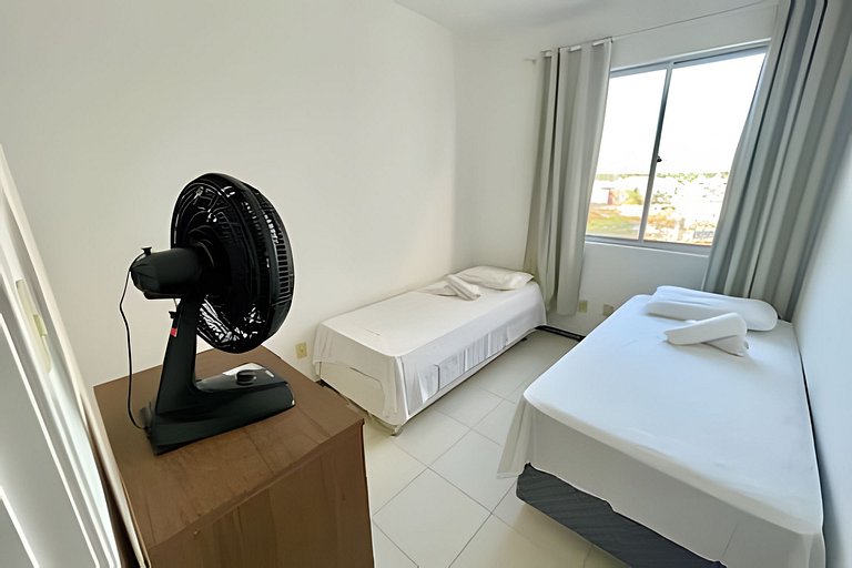 Apto com AR, 3/4 a 7 minutos da Praia de Aruana