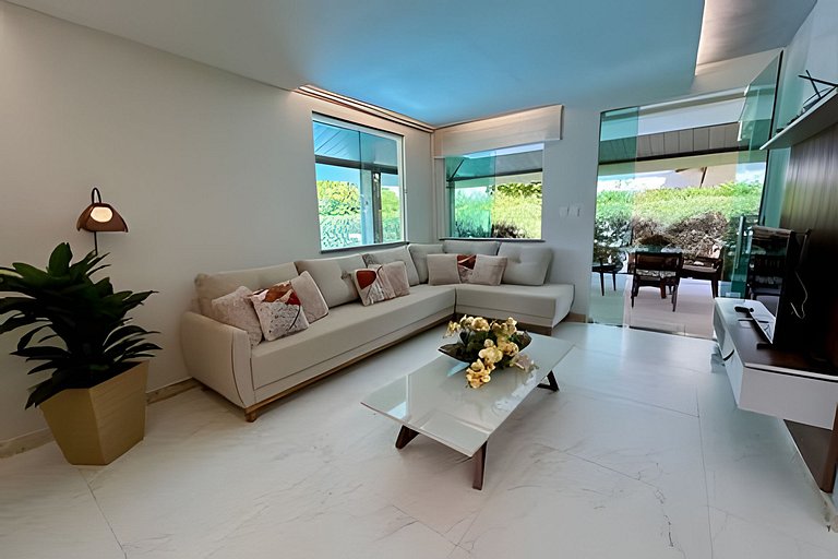 Casa 4/4 c/ AR e piscina em condomínio frente mar