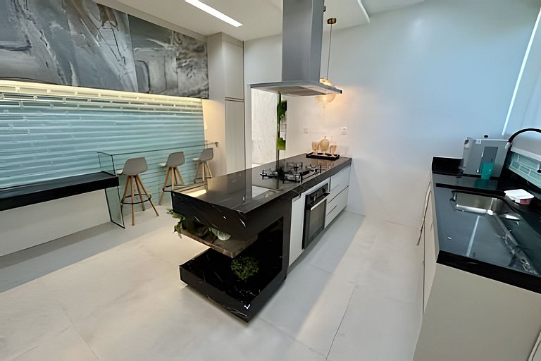 Casa 4/4 c/ AR e piscina em condomínio frente mar