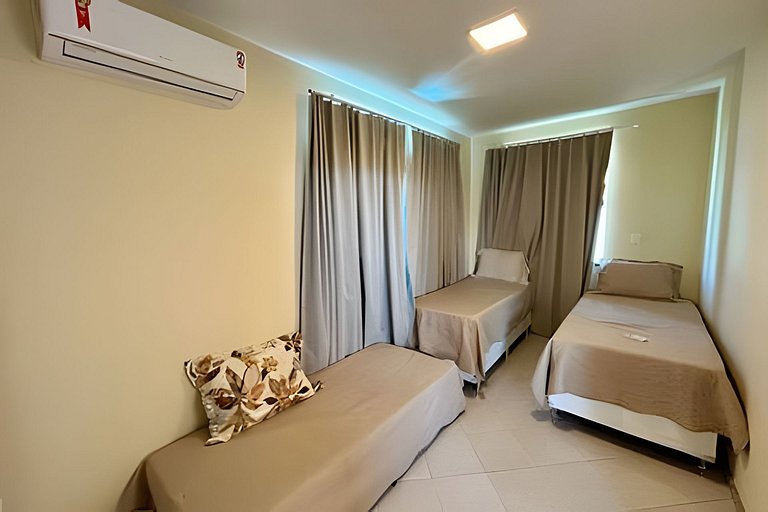 Casa 4/4 c/ AR e piscina em condomínio frente mar