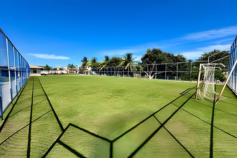 Casa 4/4 c/ AR e piscina em condomínio frente mar