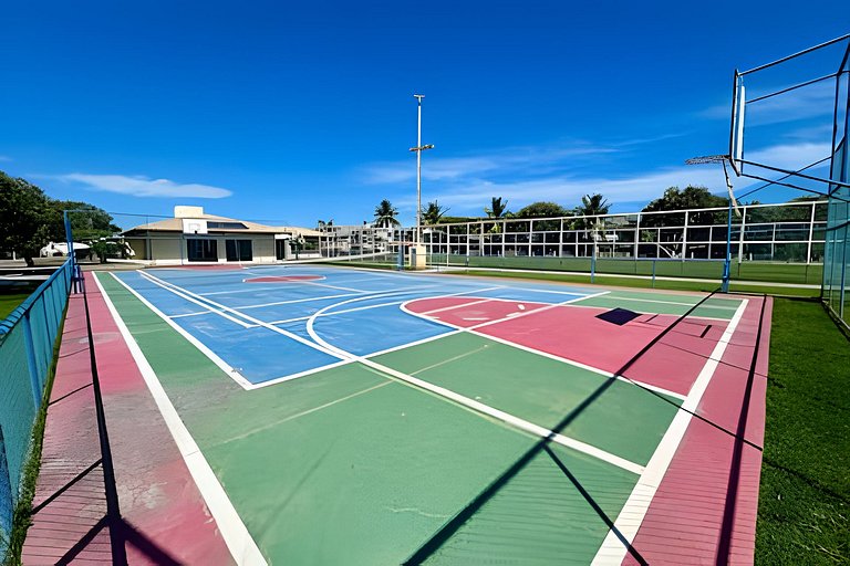 Casa 4/4 c/ AR e piscina em condomínio frente mar