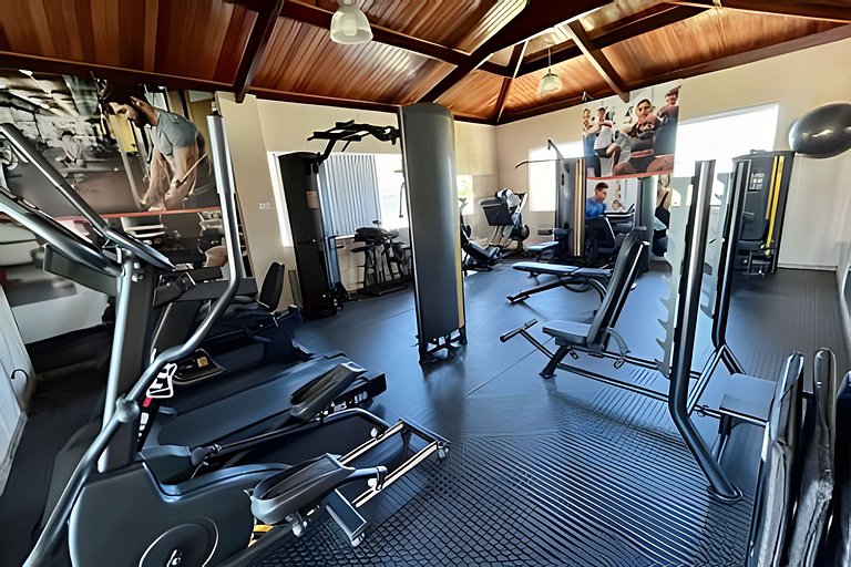 Casa 4/4 c/ AR e piscina em condomínio frente mar