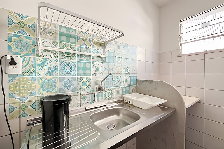 Apto com AR, 3/4 em condomínio com piscina e lazer