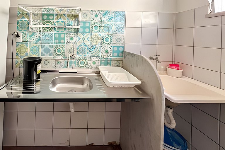 Apto com AR, 3/4 em condomínio com piscina e lazer
