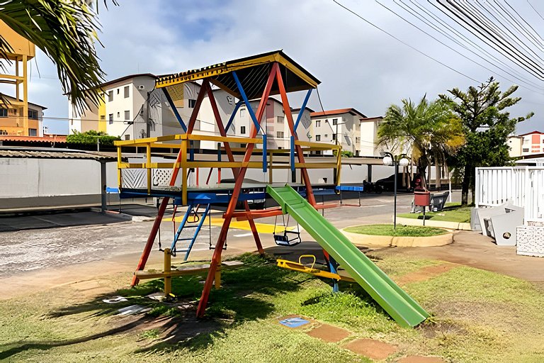 Apto com AR, 3/4 em condomínio com piscina e lazer