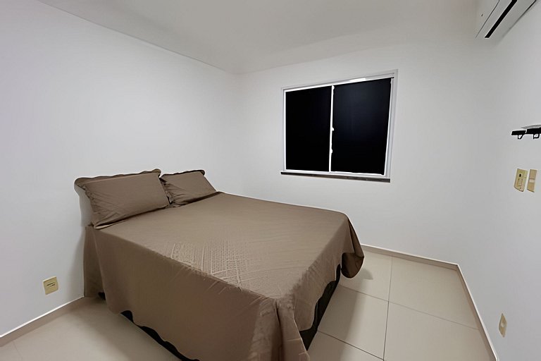 Apto com AR, 2/4 em condomínio clube em Aracaju