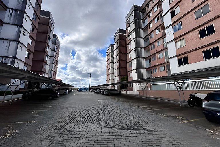 Apto com AR, 2/4 em condomínio clube em Aracaju