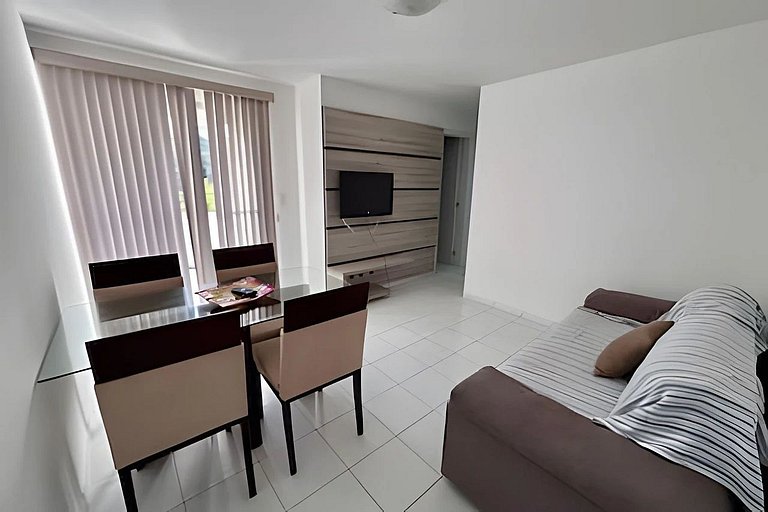 Apto com AR, 3/4 em cond fechado a 5 min da praia