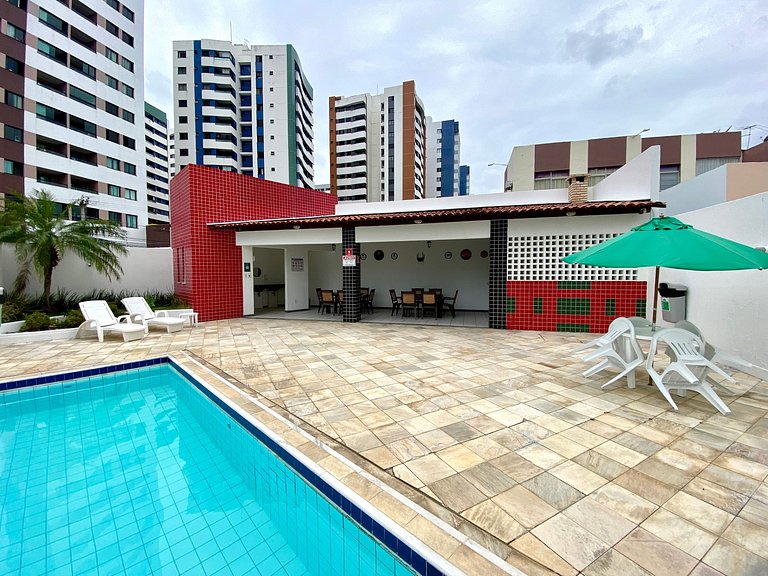 Apto em condomínio 2/4 com AR a 5min de shopping