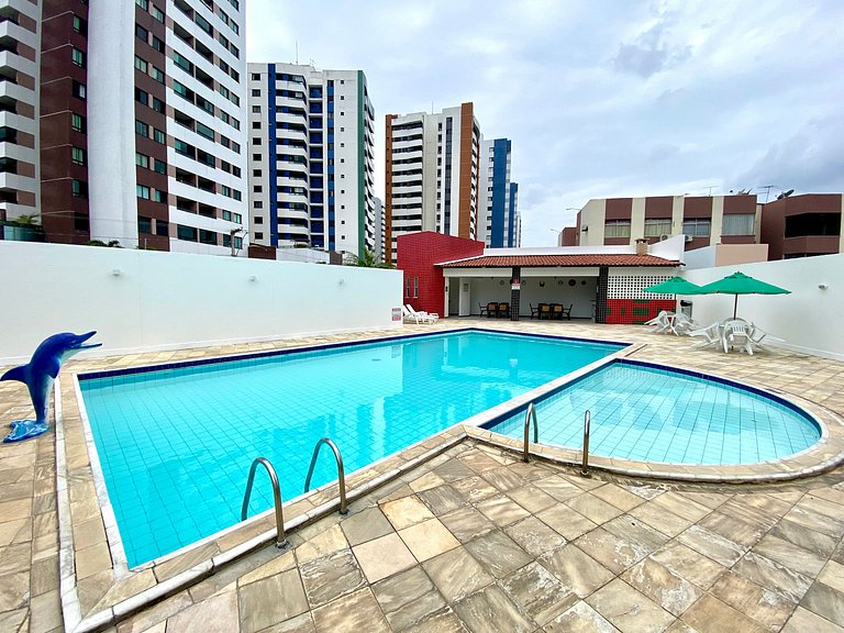 Apto em condomínio 2/4 com AR a 5min de shopping