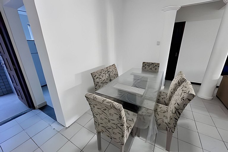 Casa c/ AR, 4/4, mt espaçosa em ótima localização
