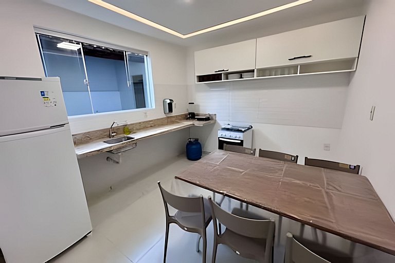 Casa c/ AR, 4/4, mt espaçosa em ótima localização