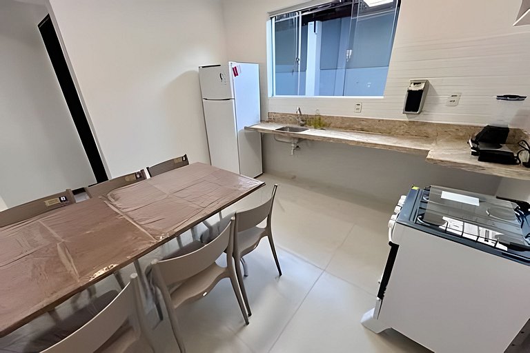 Casa c/ AR, 4/4, mt espaçosa em ótima localização