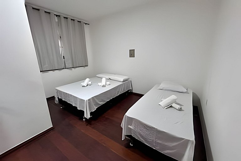 Casa c/ AR, 4/4, mt espaçosa em ótima localização